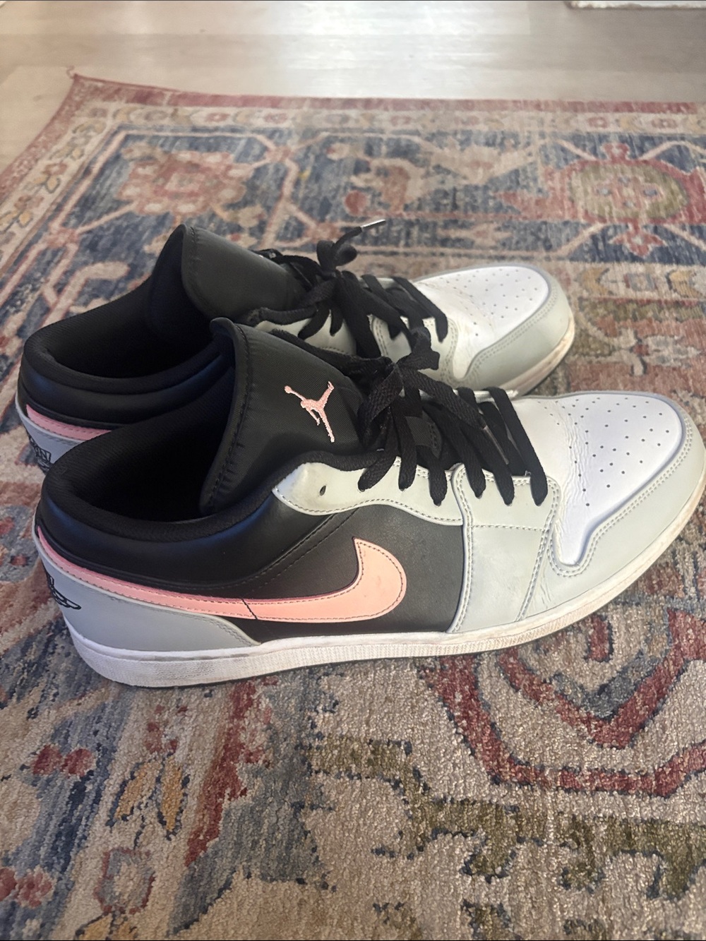 Jordan 1 Low - Picture 5 of 6